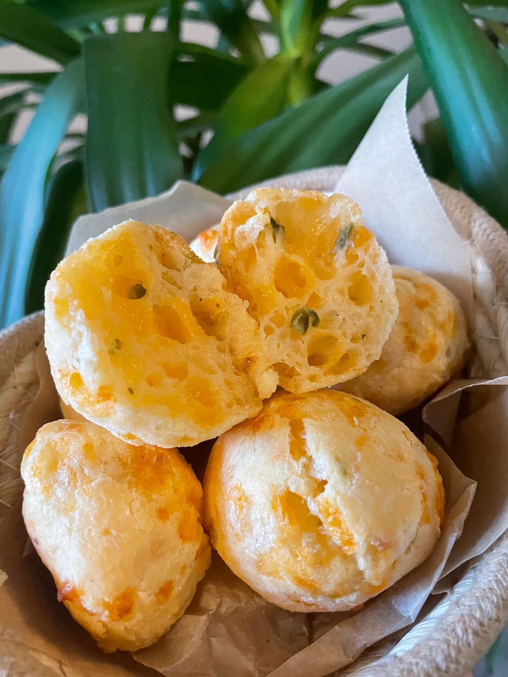Jalapeno Brazilian Cheese Bread - 12 pieces